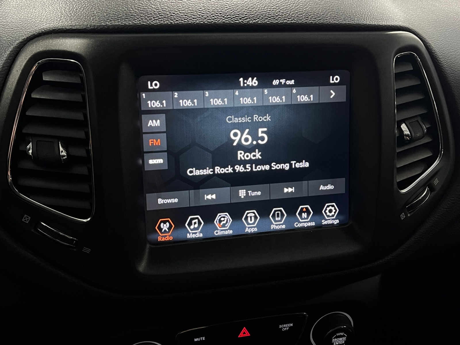 Thumbnail: 2019 Jeep Compass - 3