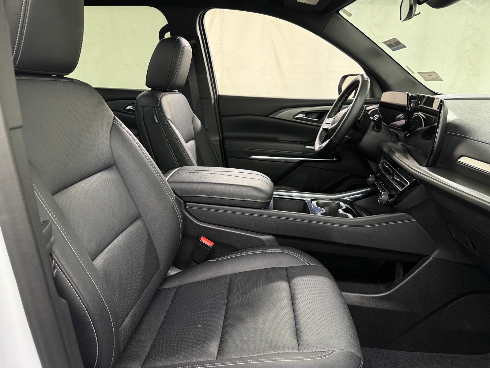 Thumbnail: 2025 Chevrolet Traverse - 2