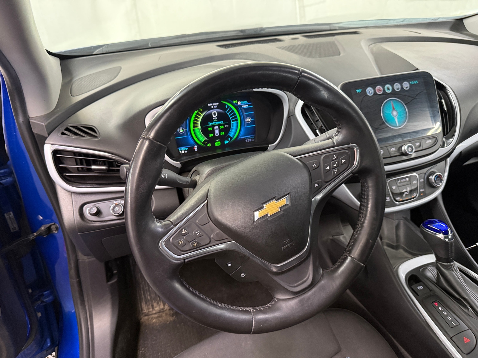 Thumbnail: 2017 Chevrolet Volt - 5