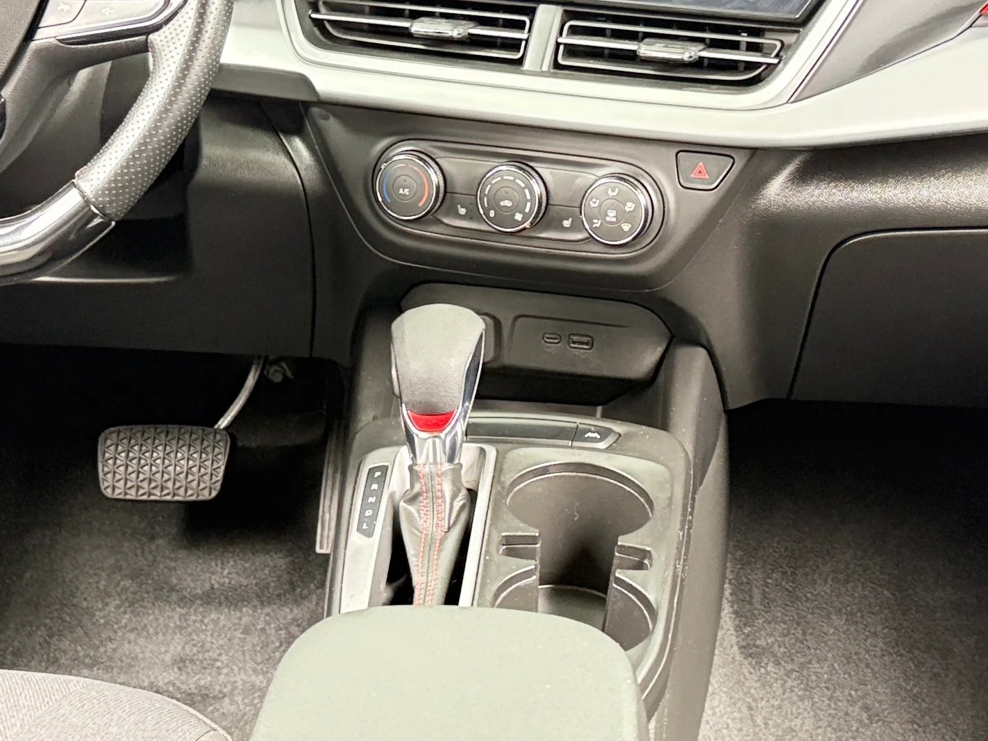 Thumbnail: 2024 Chevrolet Trax - 3