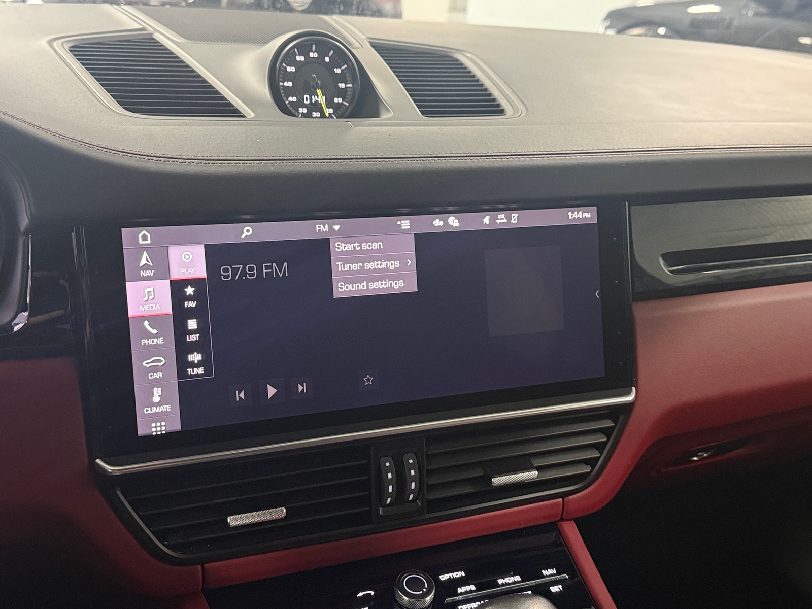 Thumbnail: 2020 Porsche  - 3