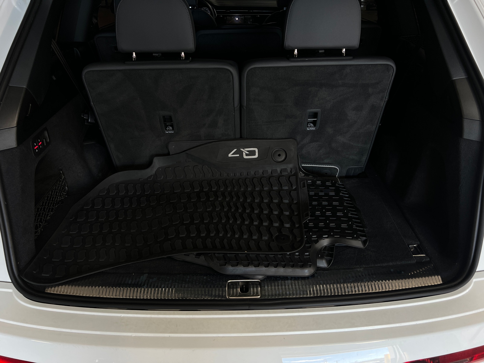 Thumbnail: 2025 Audi Q7 - 6