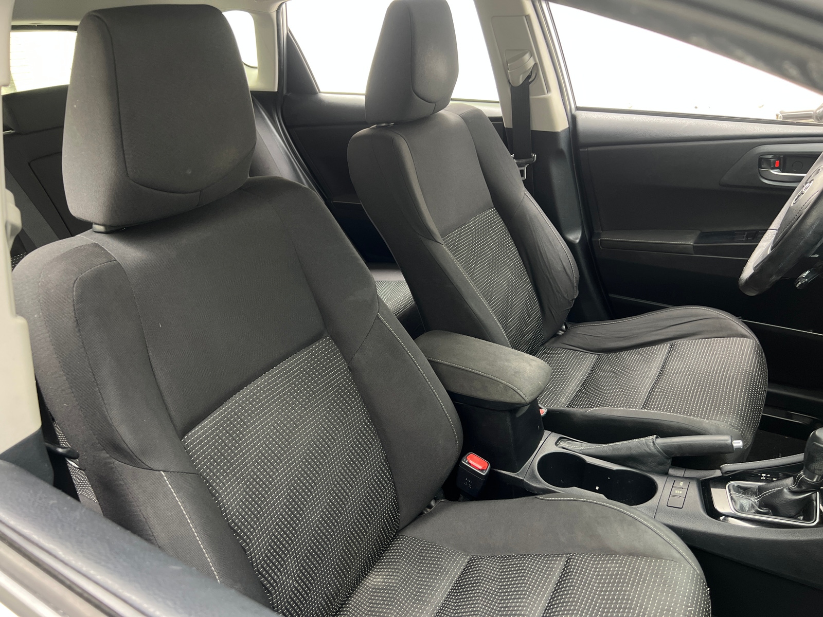 Thumbnail: 2017 Toyota Corolla iM - 2