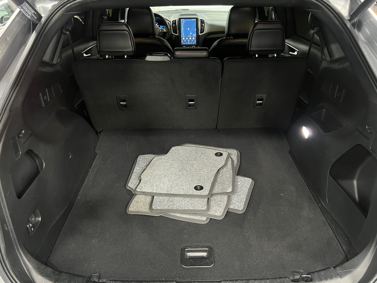 Thumbnail: 2022 Ford Edge - 6