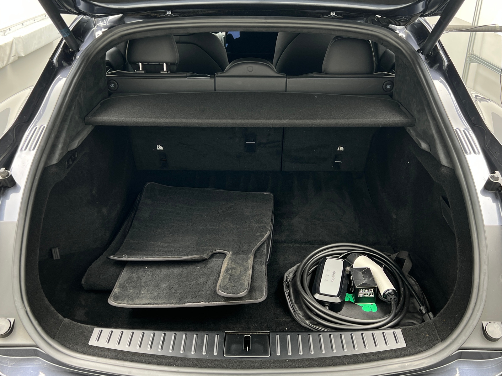 Thumbnail: 2023 Tesla Model S - 6