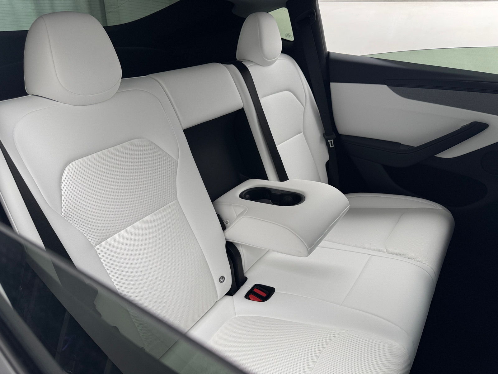 Thumbnail: 2026 Tesla Model Y - 4