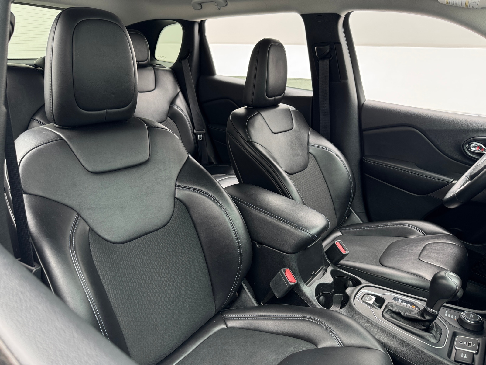 Thumbnail: 2019 Jeep Cherokee - 2