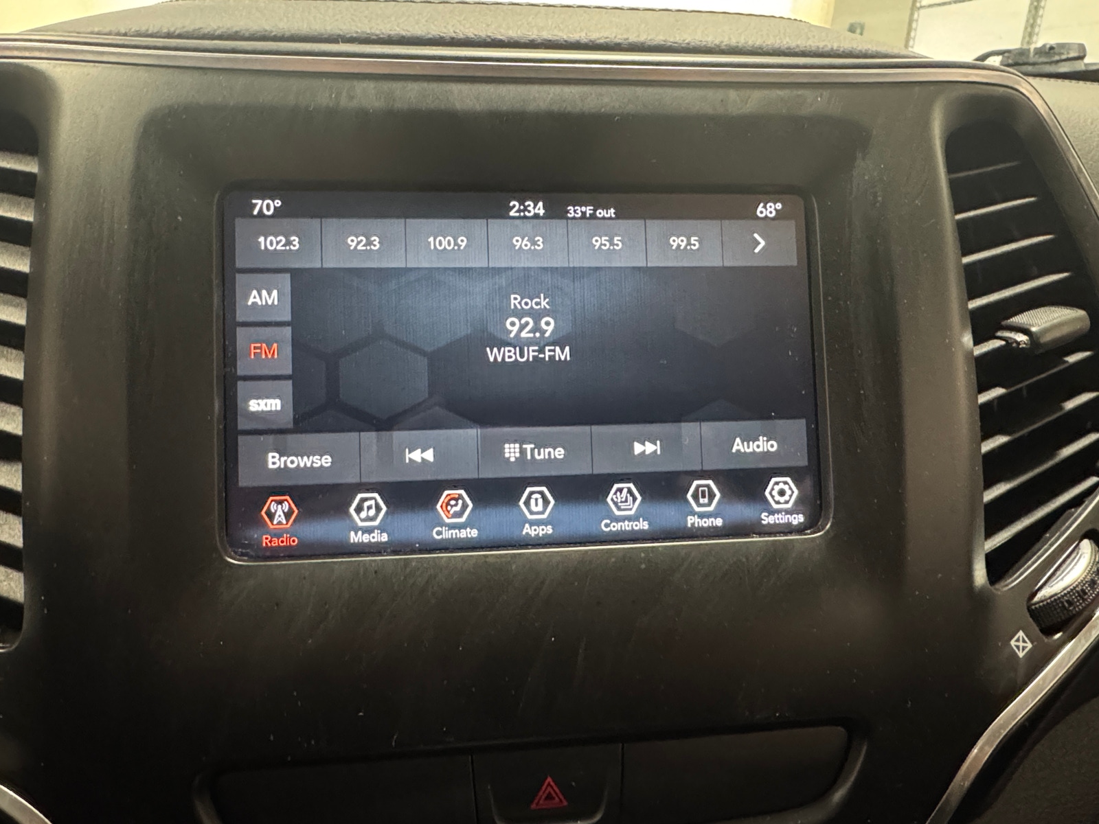 Thumbnail: 2019 Jeep Cherokee - 4