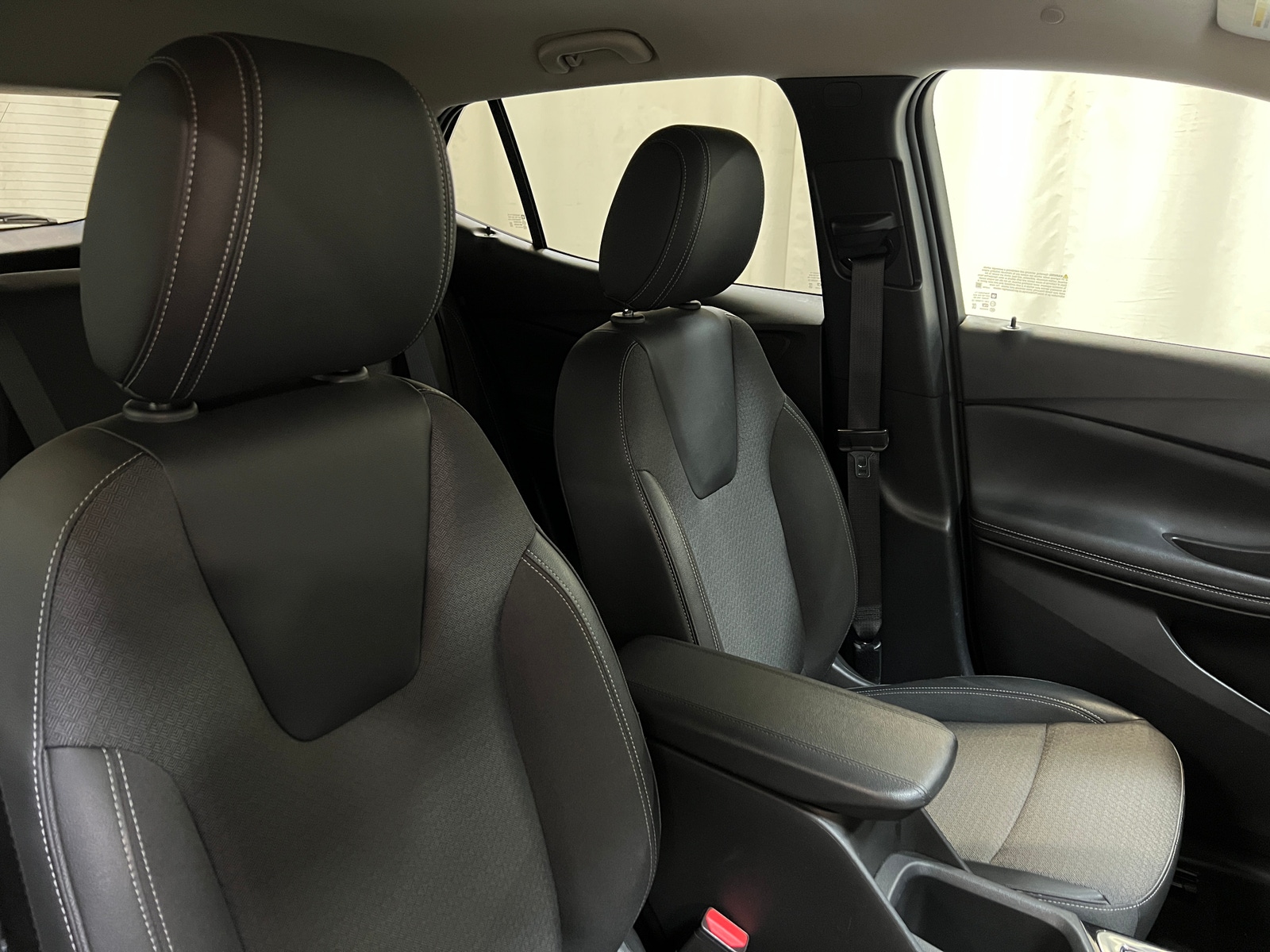 Thumbnail: 2025 Buick Encore GX - 2