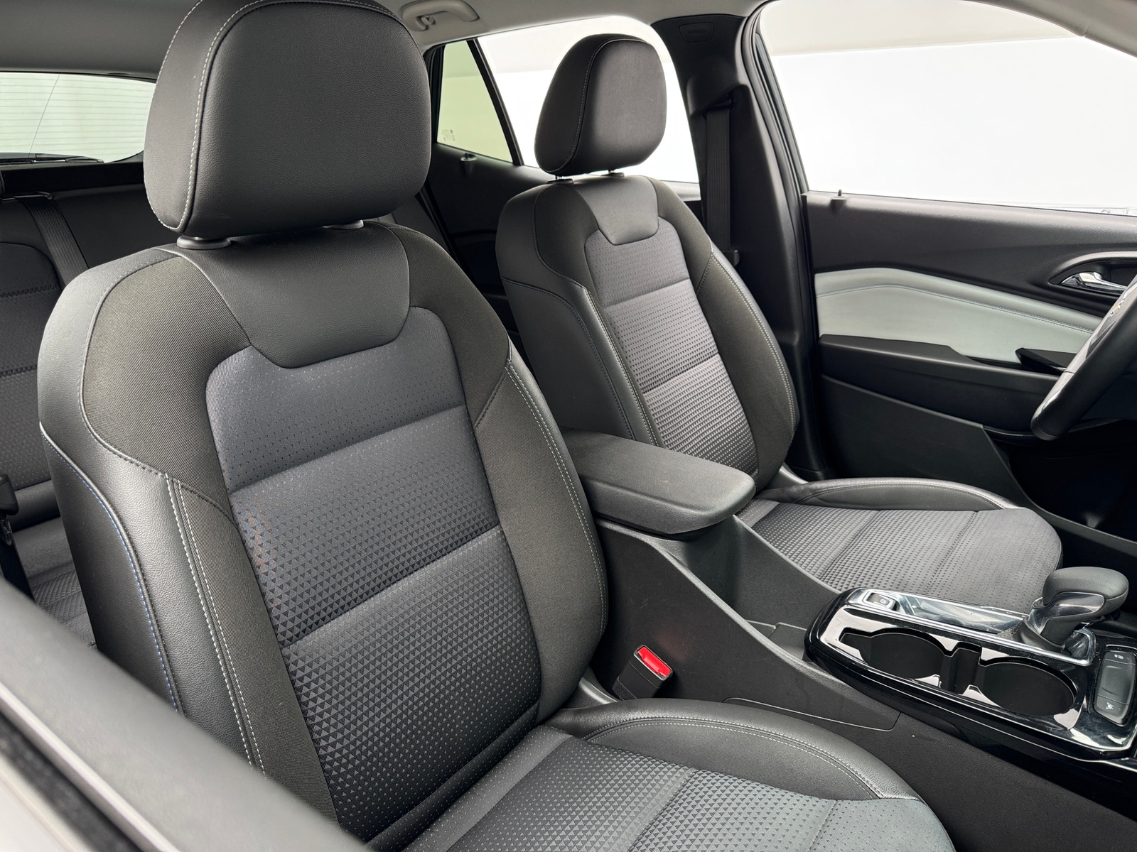 Thumbnail: 2025 Chevrolet Trax - 2