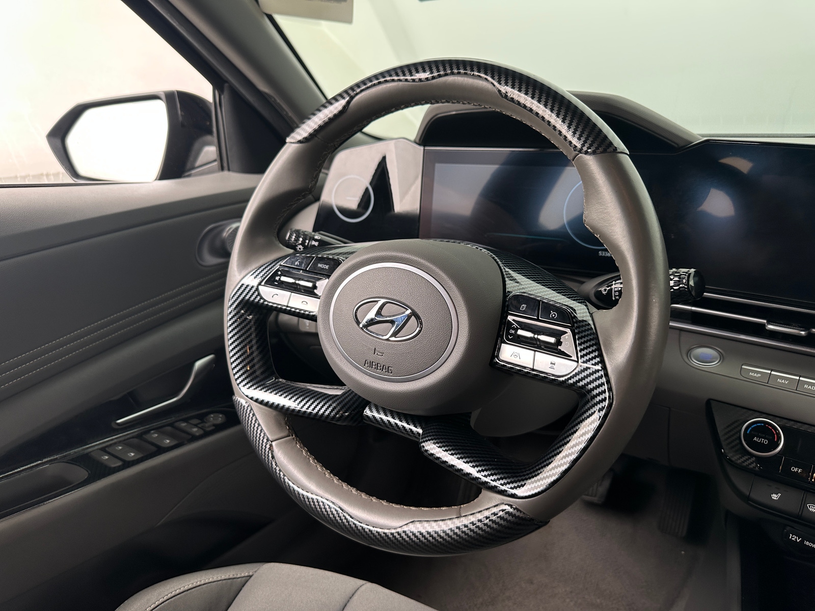 Thumbnail: 2023 Hyundai Elantra - 5