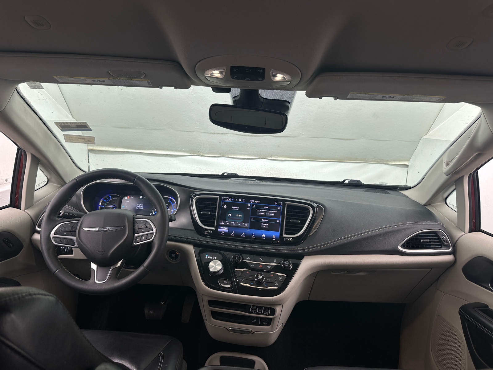 Thumbnail: 2022 Chrysler Pacifica - 2