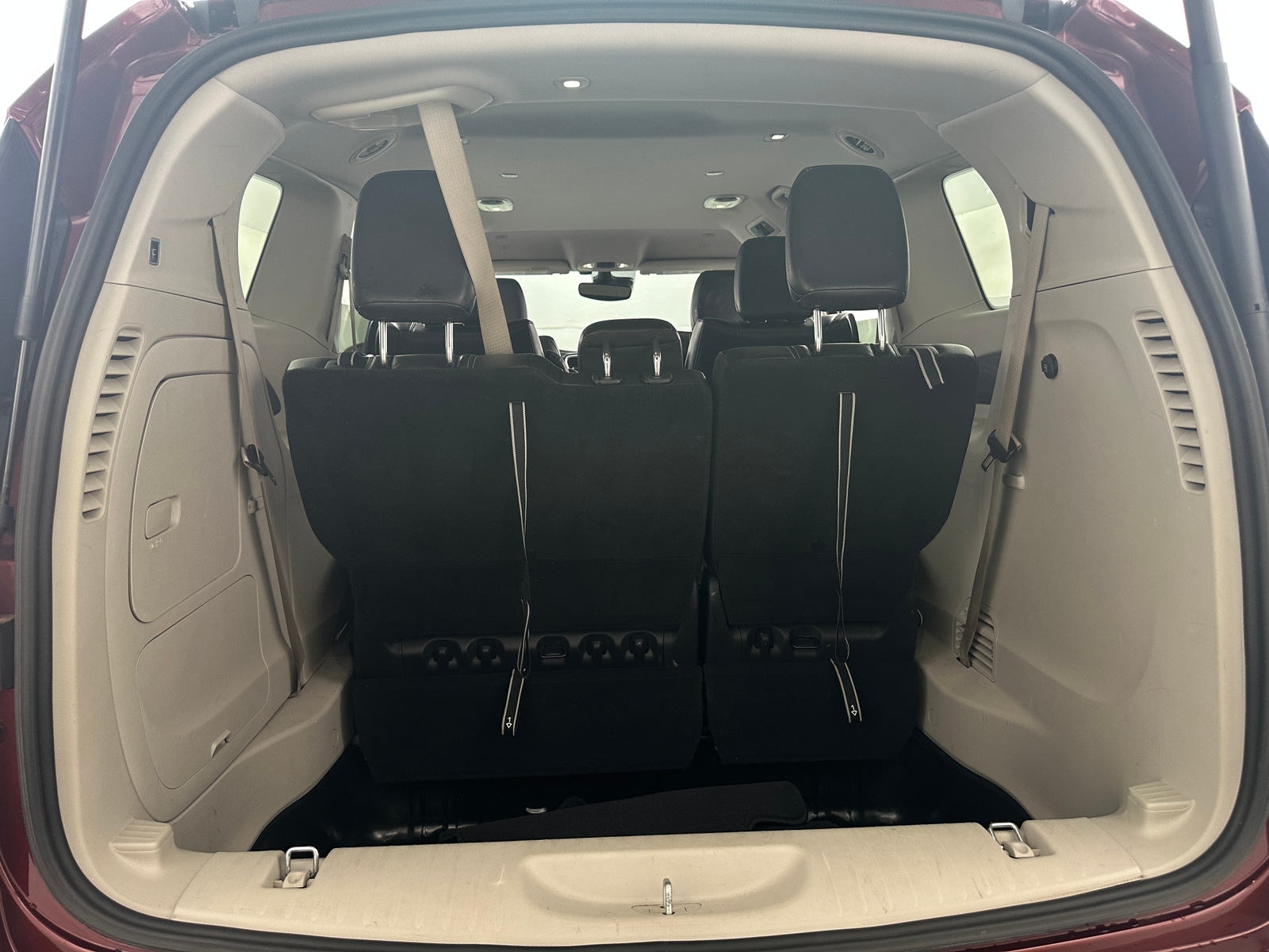 Thumbnail: 2022 Chrysler Pacifica - 6