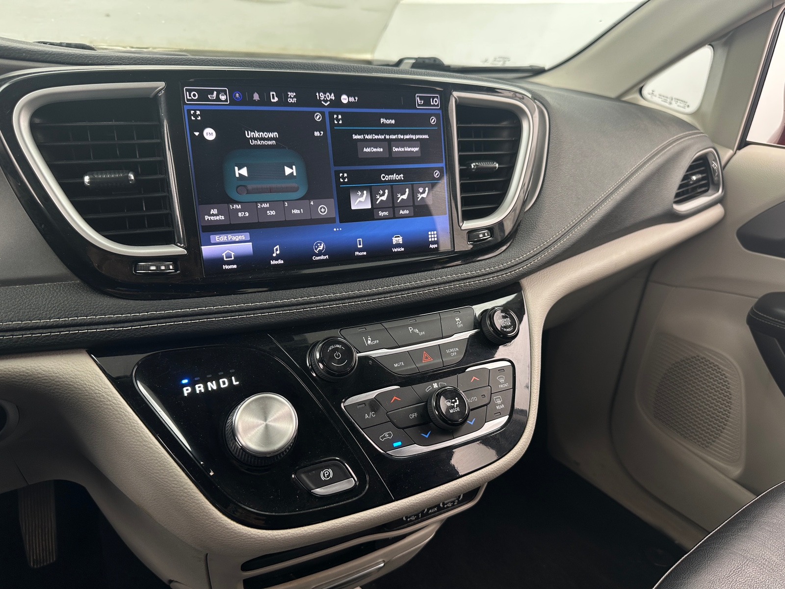 Thumbnail: 2022 Chrysler Pacifica - 3