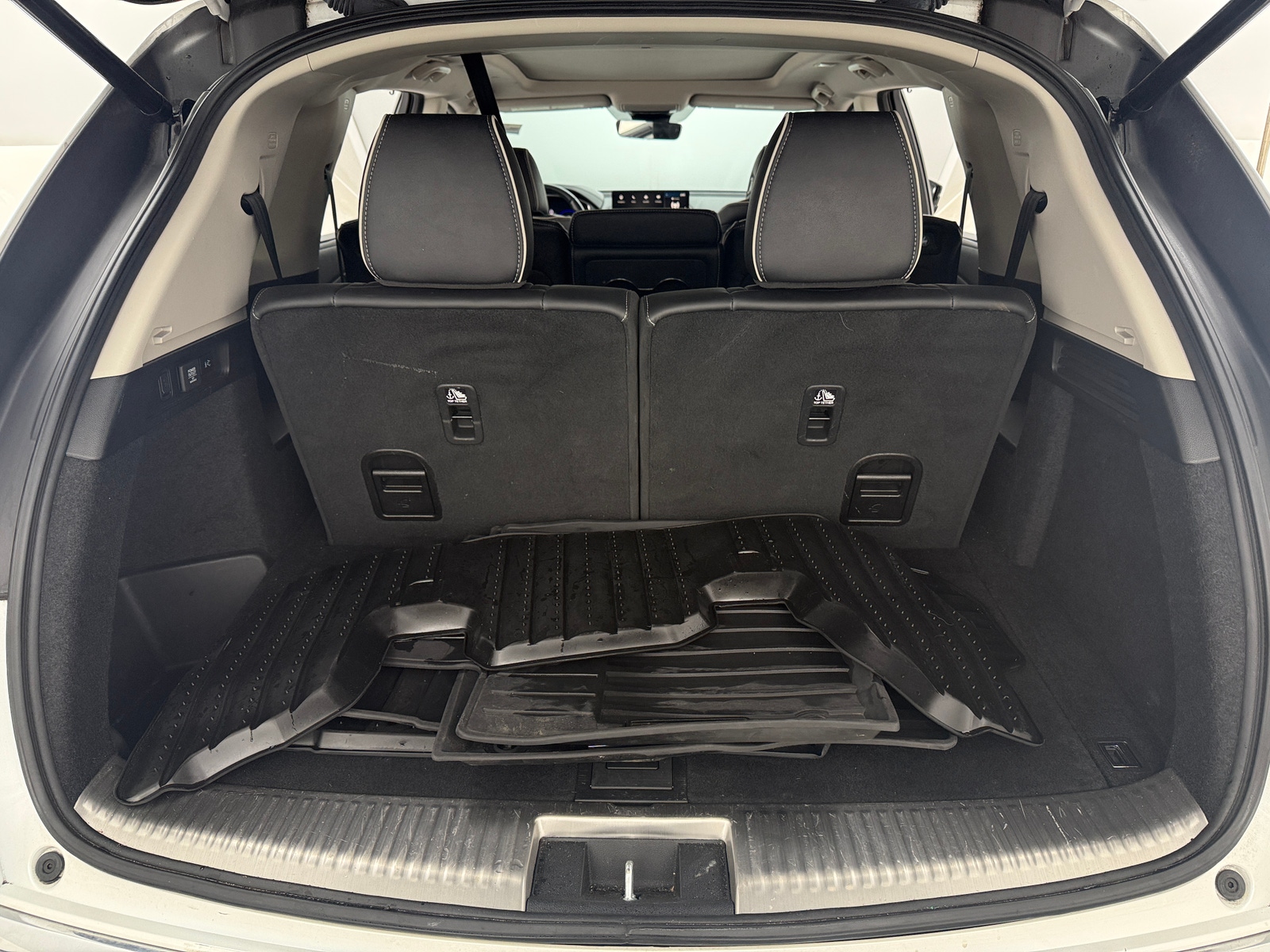 Thumbnail: 2022 Acura MDX - 6