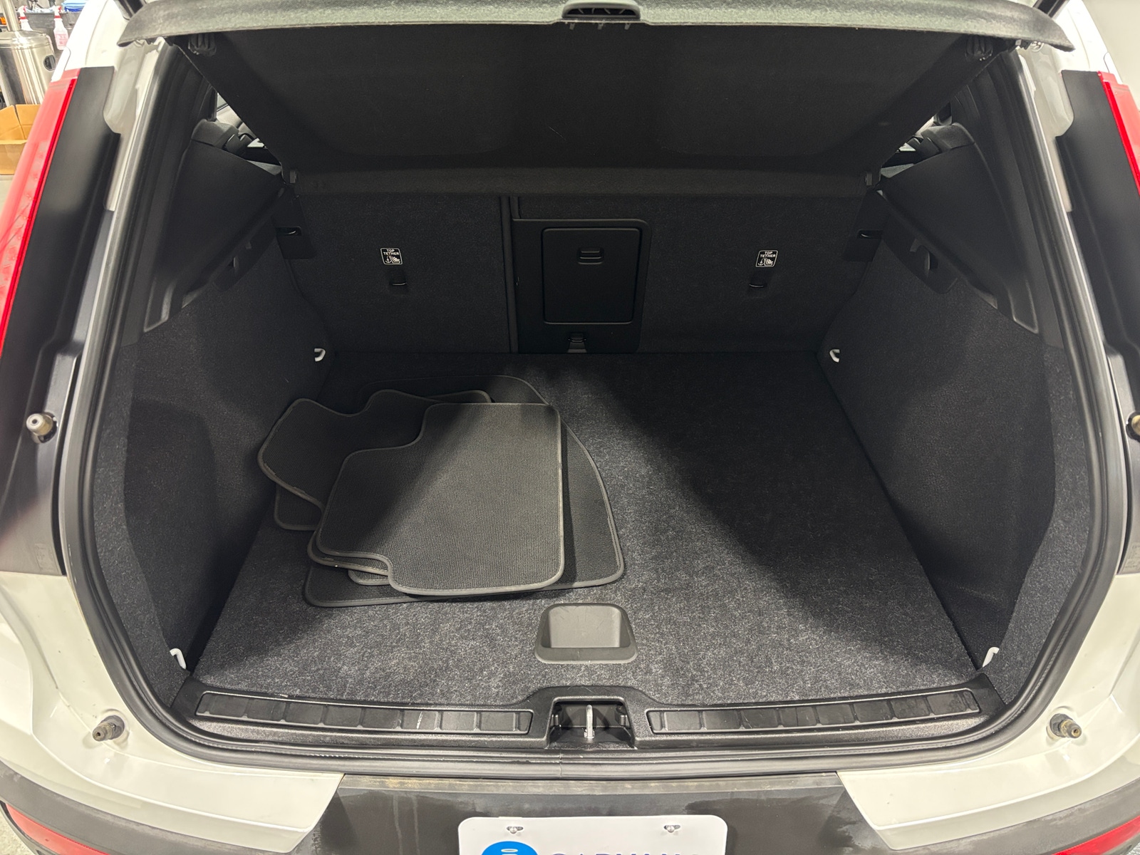 Thumbnail: 2023 Volvo XC40 - 7