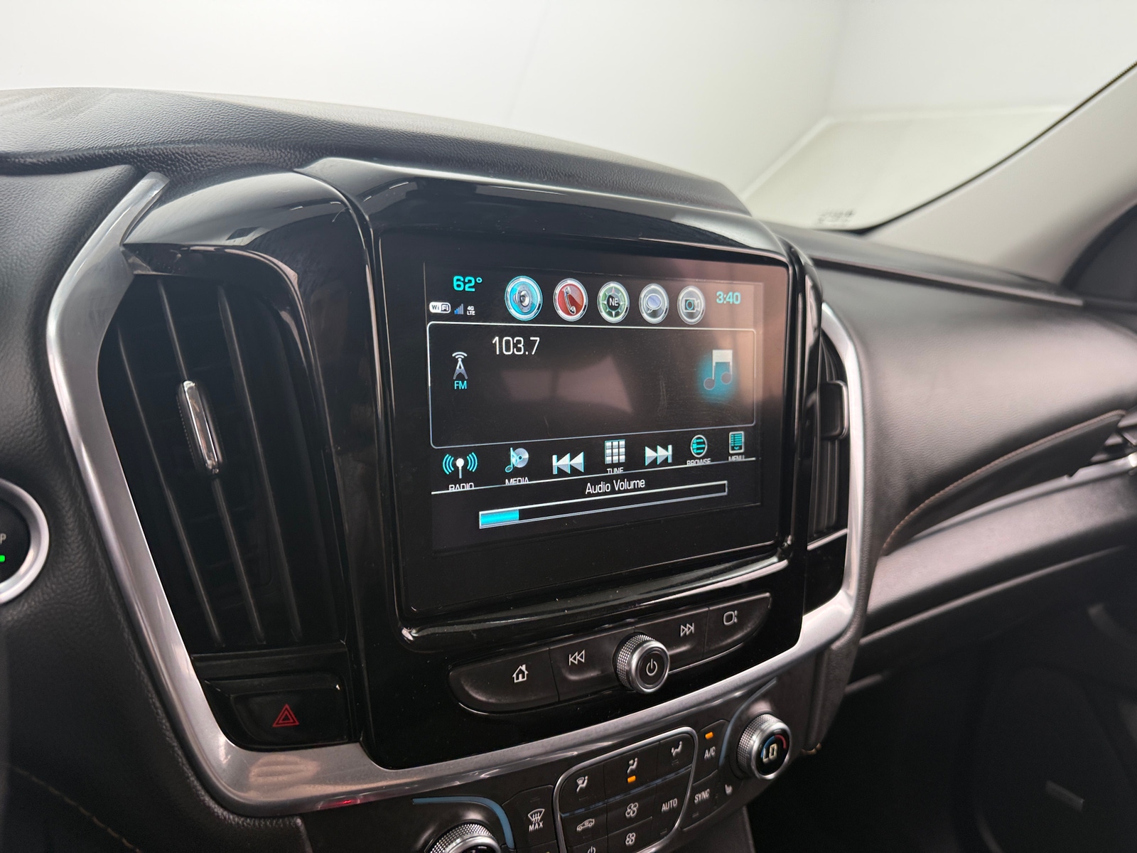 Thumbnail: 2019 Chevrolet Traverse - 3