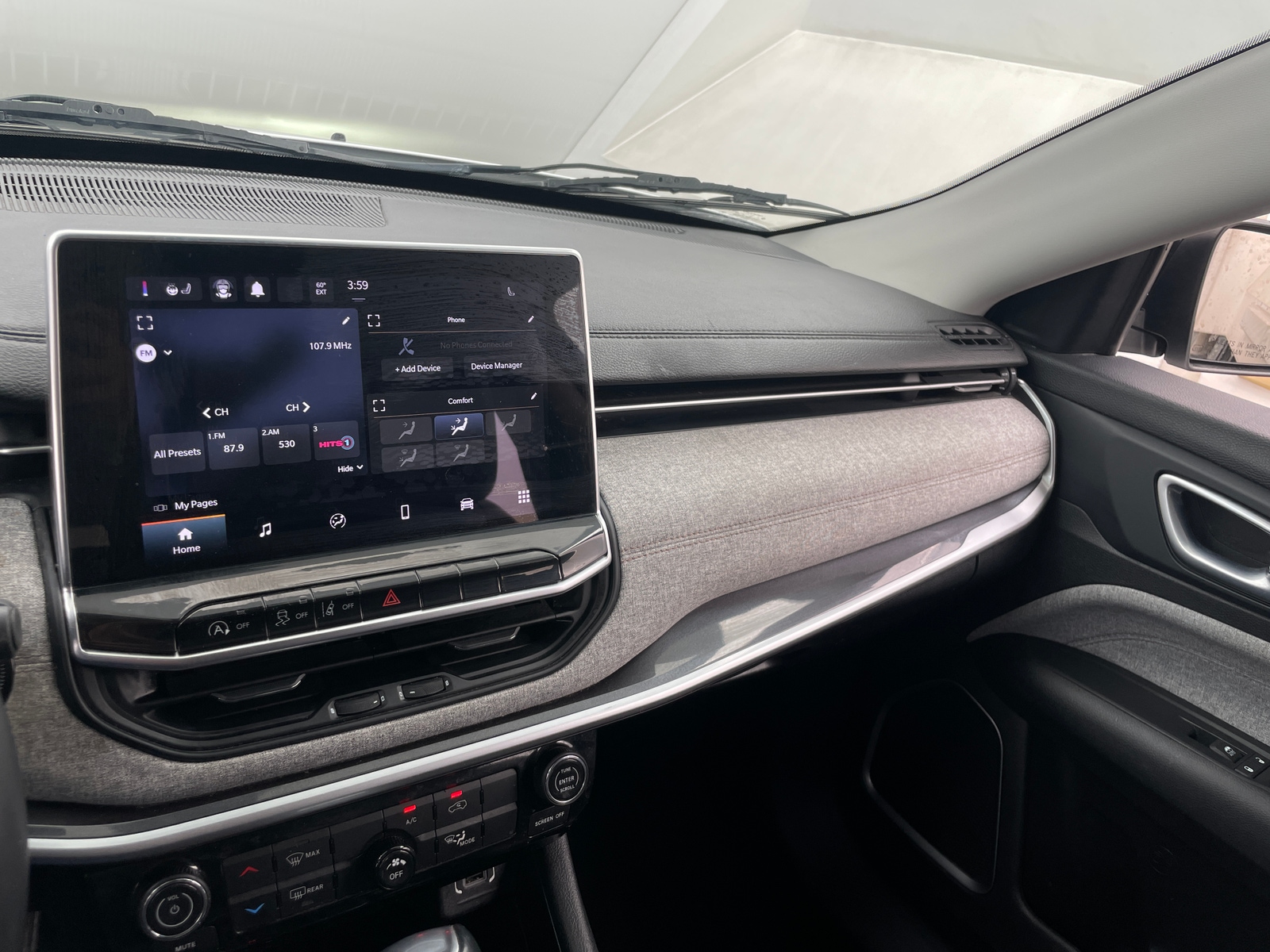 Thumbnail: 2022 Jeep Compass - 3