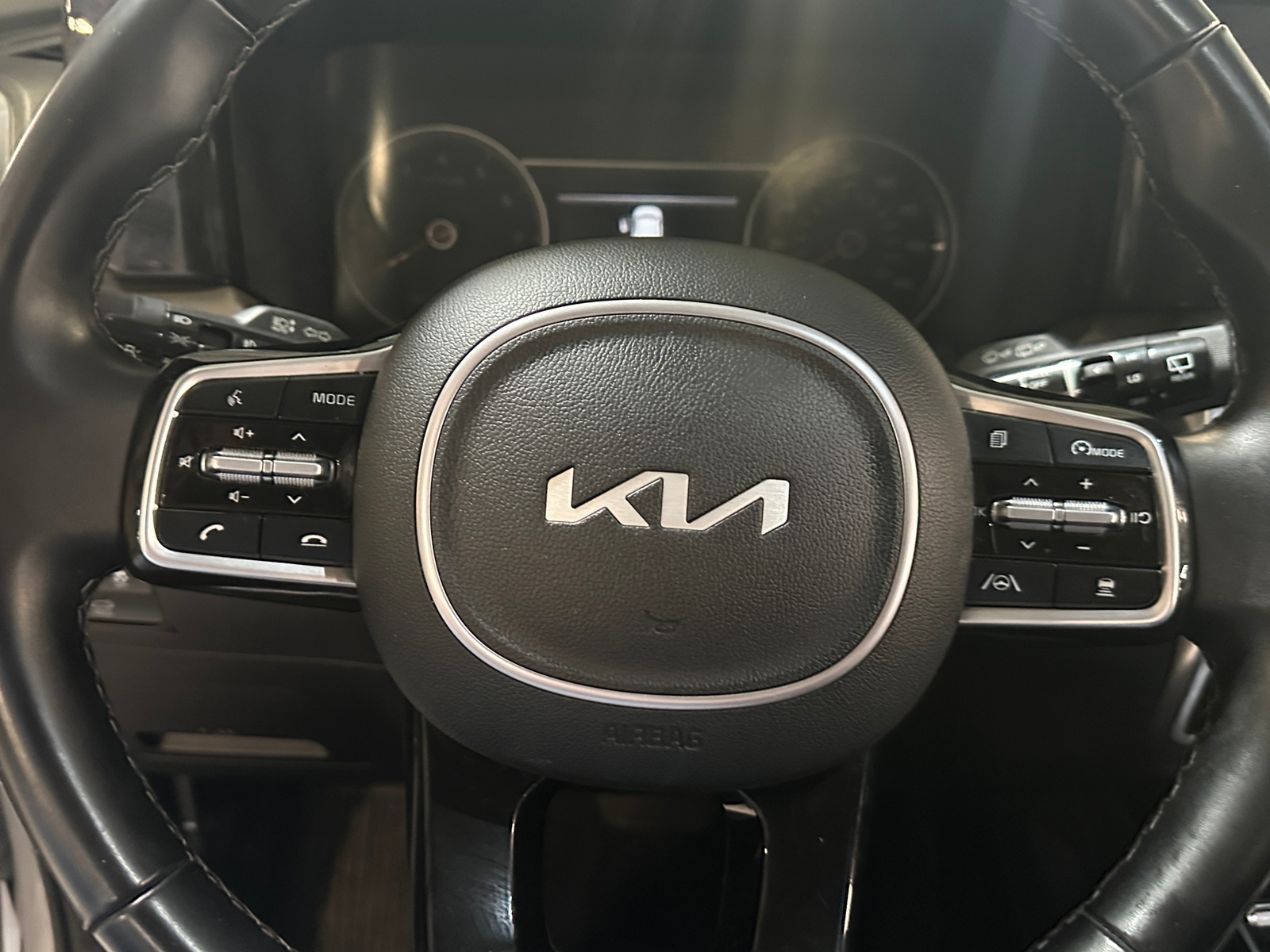 Thumbnail: 2022 Kia Sorento - 4