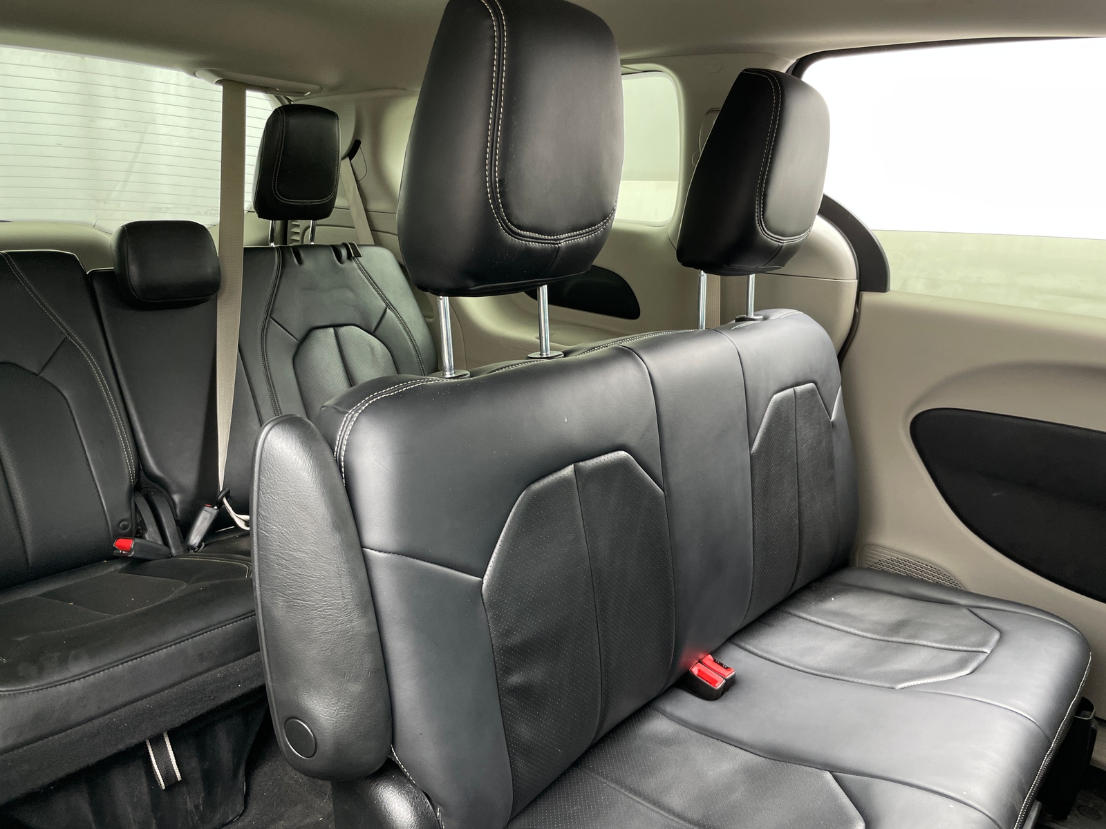 Thumbnail: 2020 Chrysler Voyager - 6