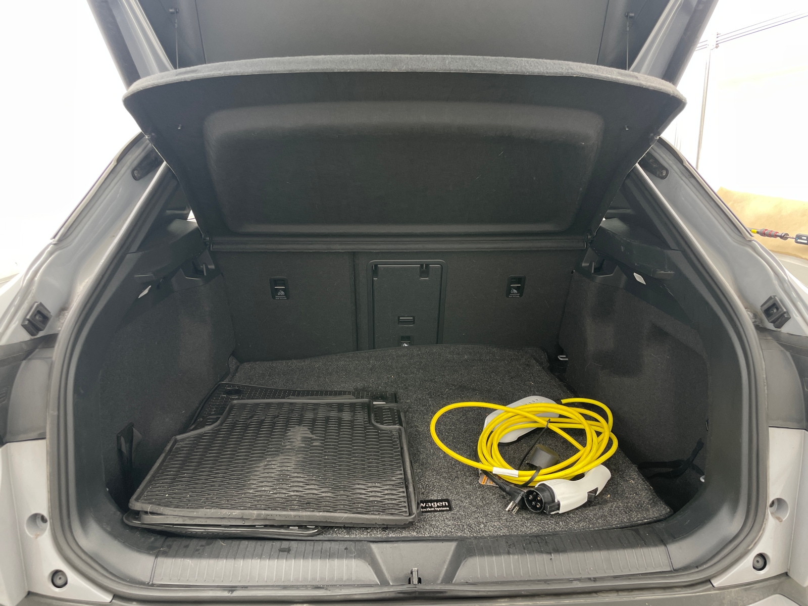 Thumbnail: 2022 Volkswagen ID.4 - 6