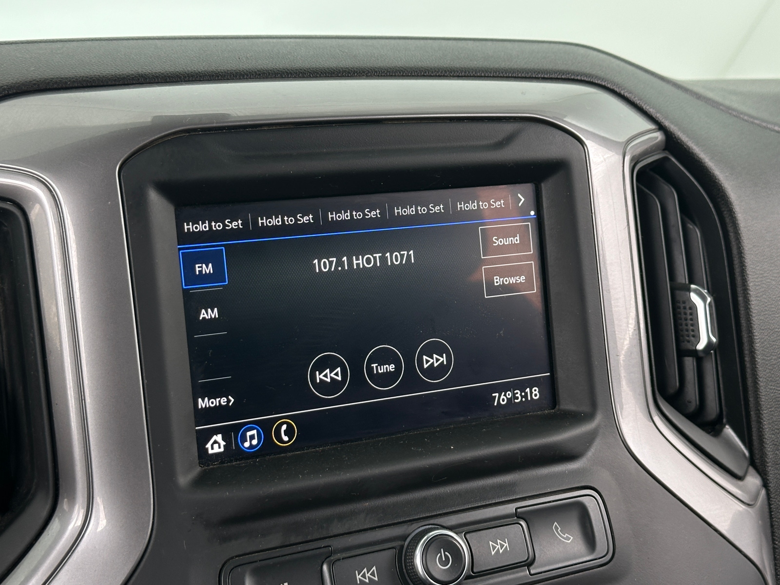 Thumbnail: 2021 Chevrolet Silverado 1500 - 4