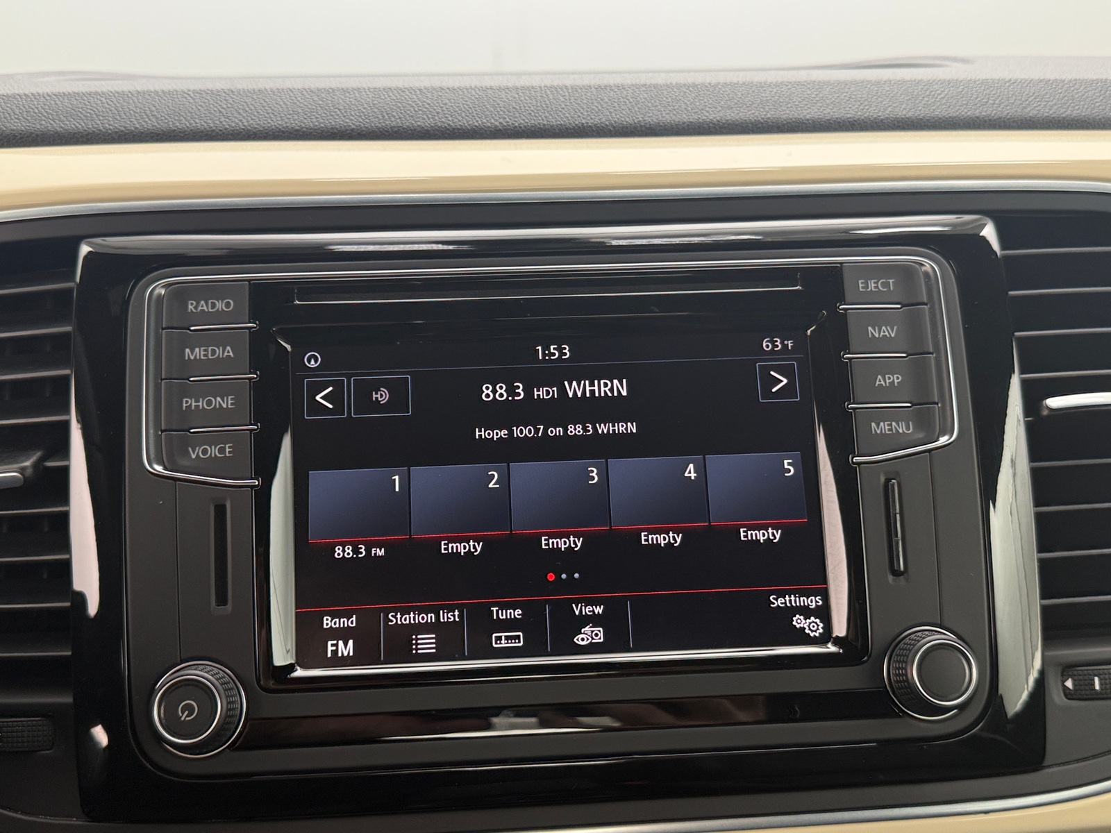 Thumbnail: 2019 Volkswagen Beetle - 3