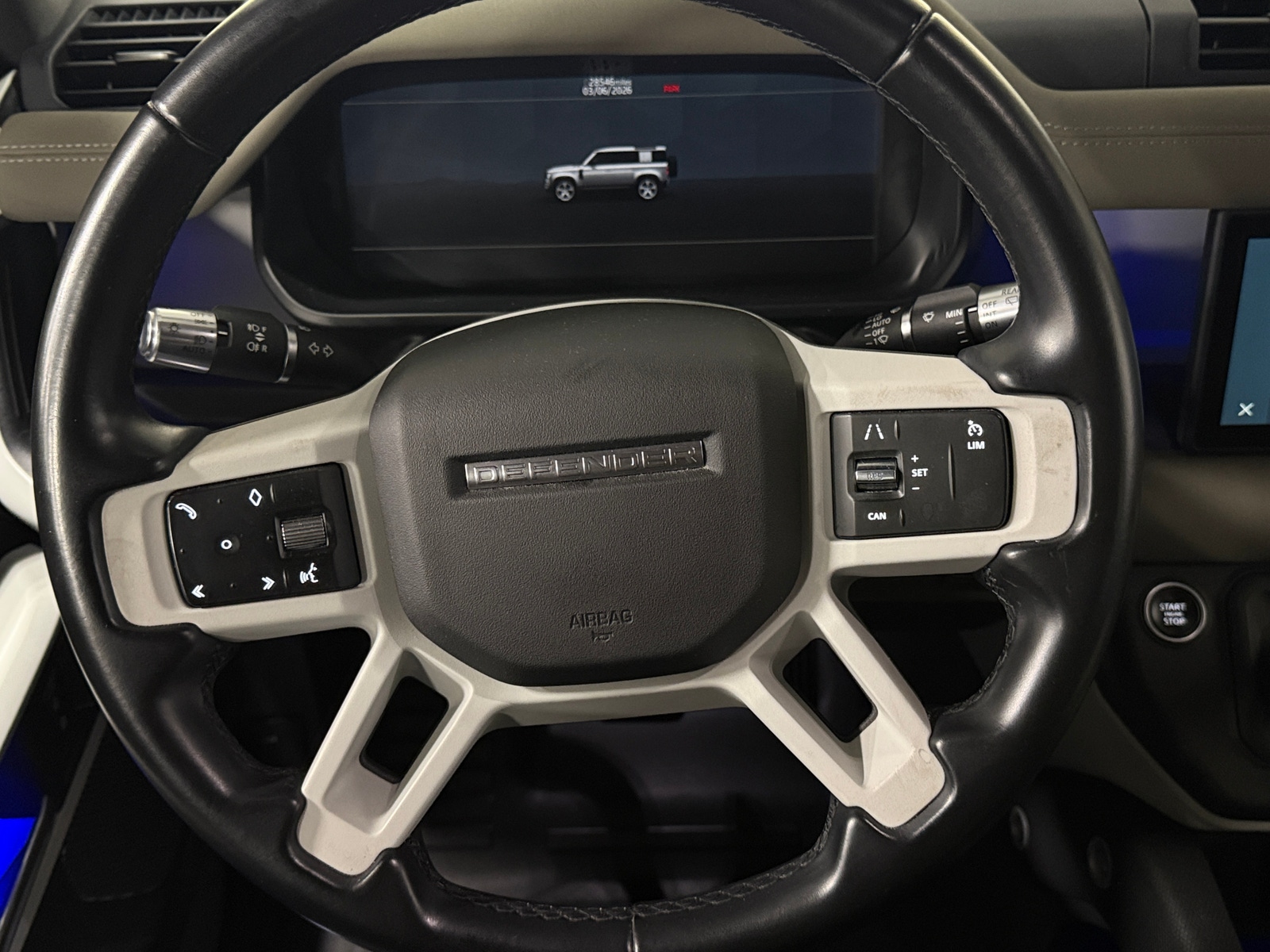 Thumbnail: 2022 Land Rover Defender - 4