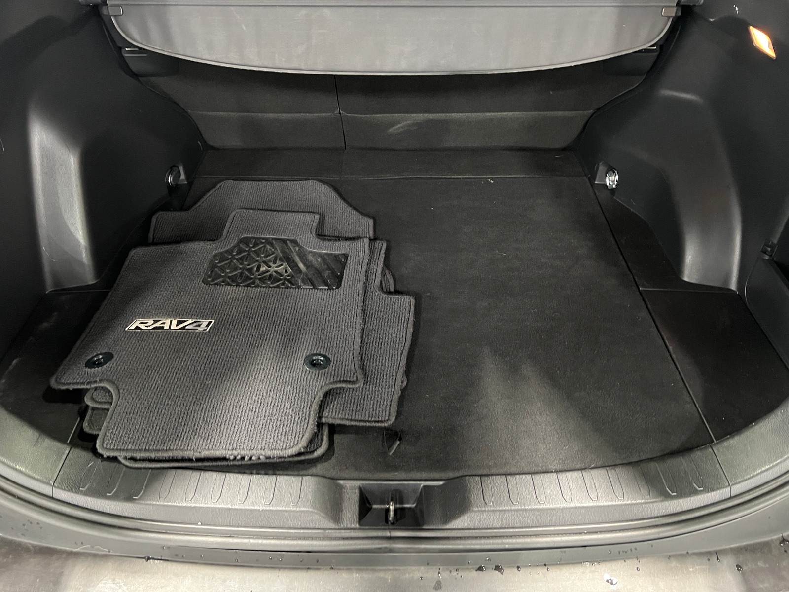 Thumbnail: 2019 Toyota RAV4 - 7