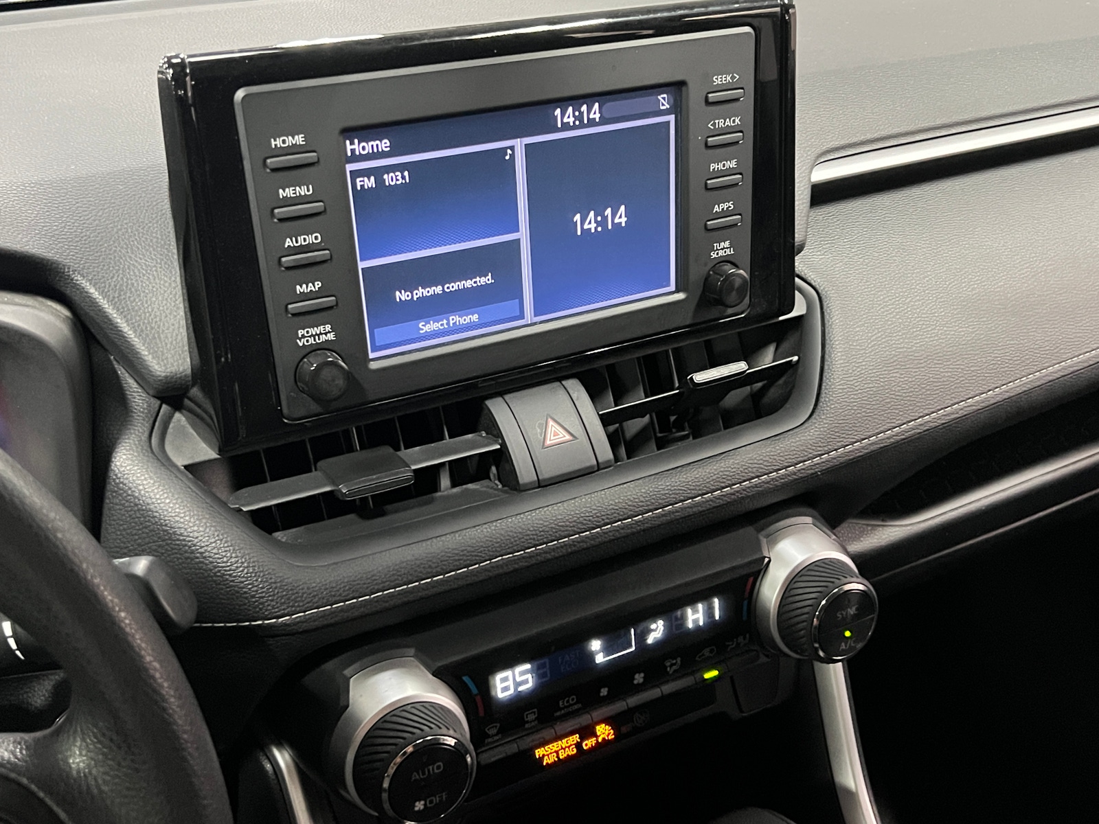 Thumbnail: 2019 Toyota RAV4 - 4