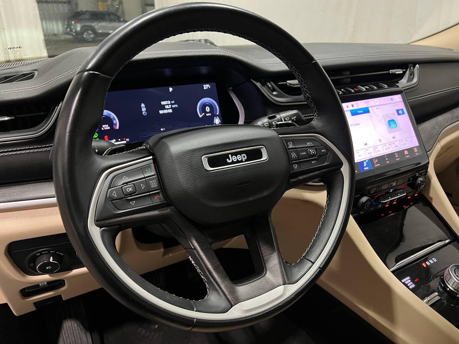 Thumbnail: 2022 Jeep Grand Cherokee L - 4