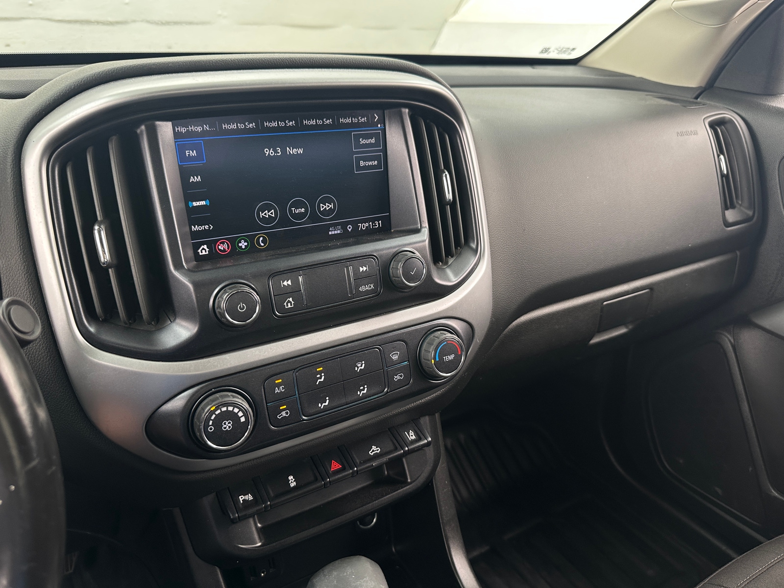 Thumbnail: 2022 Chevrolet Colorado - 4