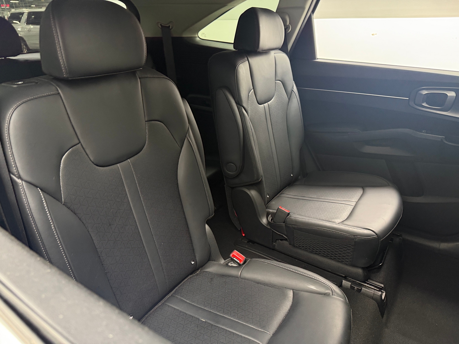 Thumbnail: 2023 Kia Sorento - 5