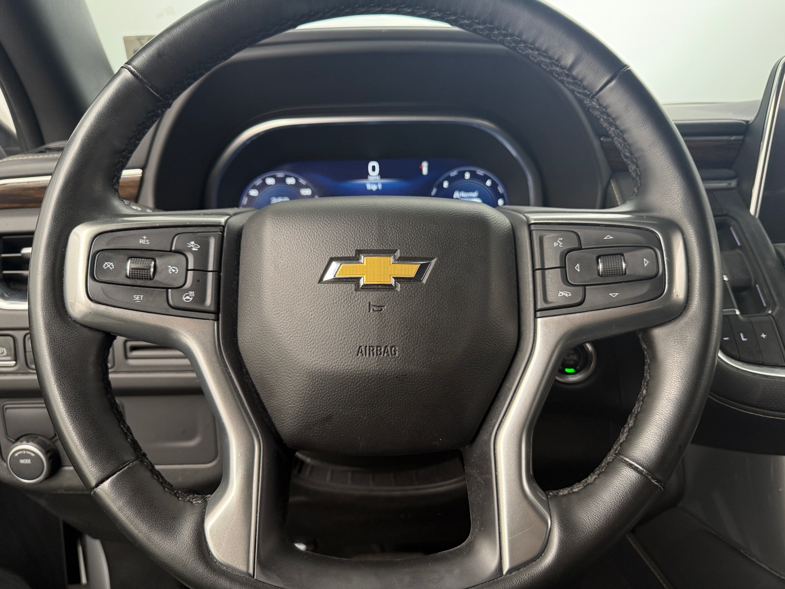 Thumbnail: 2023 Chevrolet Suburban - 4