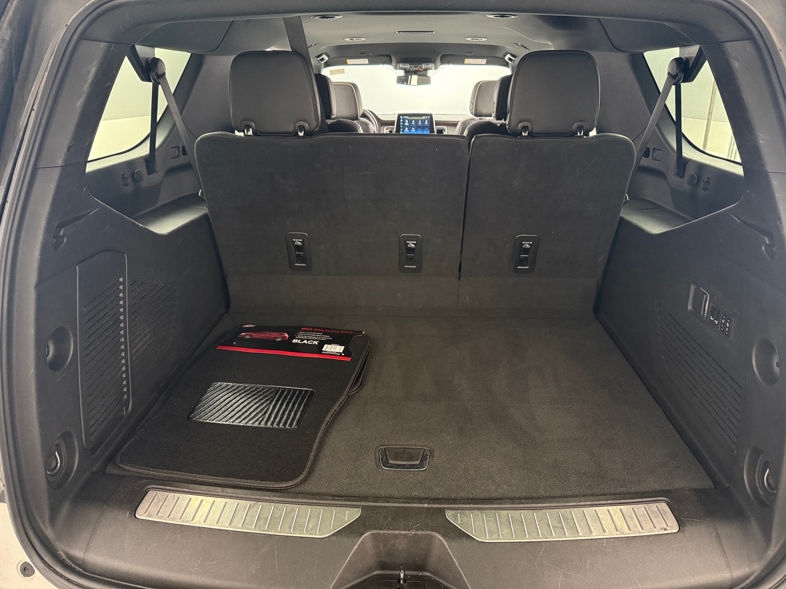 Thumbnail: 2023 Chevrolet Suburban - 6