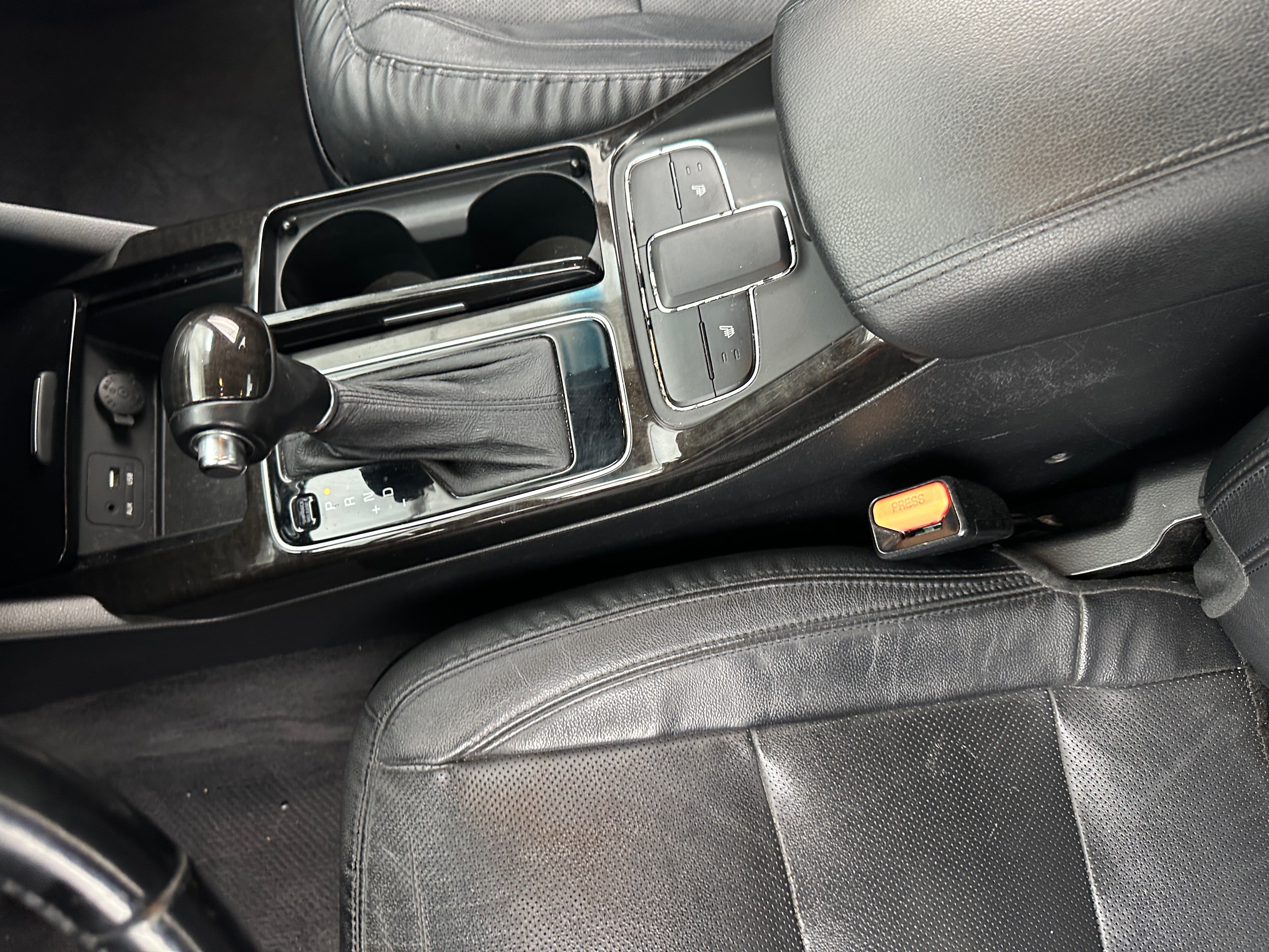 Used 2015 Kia Cadenza Premium with VIN KNALN4D73F5195758 for sale in Auburn, WA