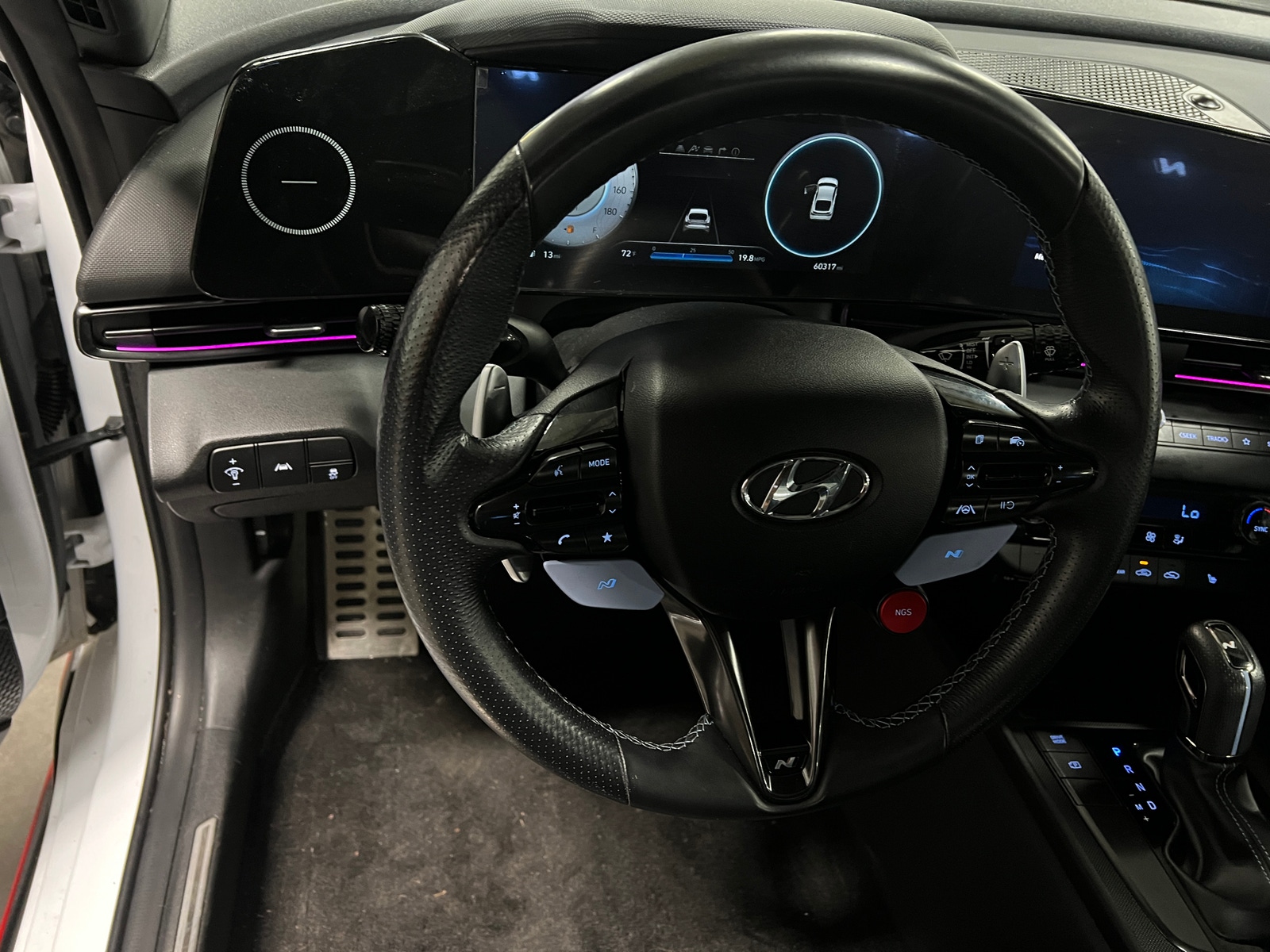 Thumbnail: 2023 Hyundai Elantra - 4