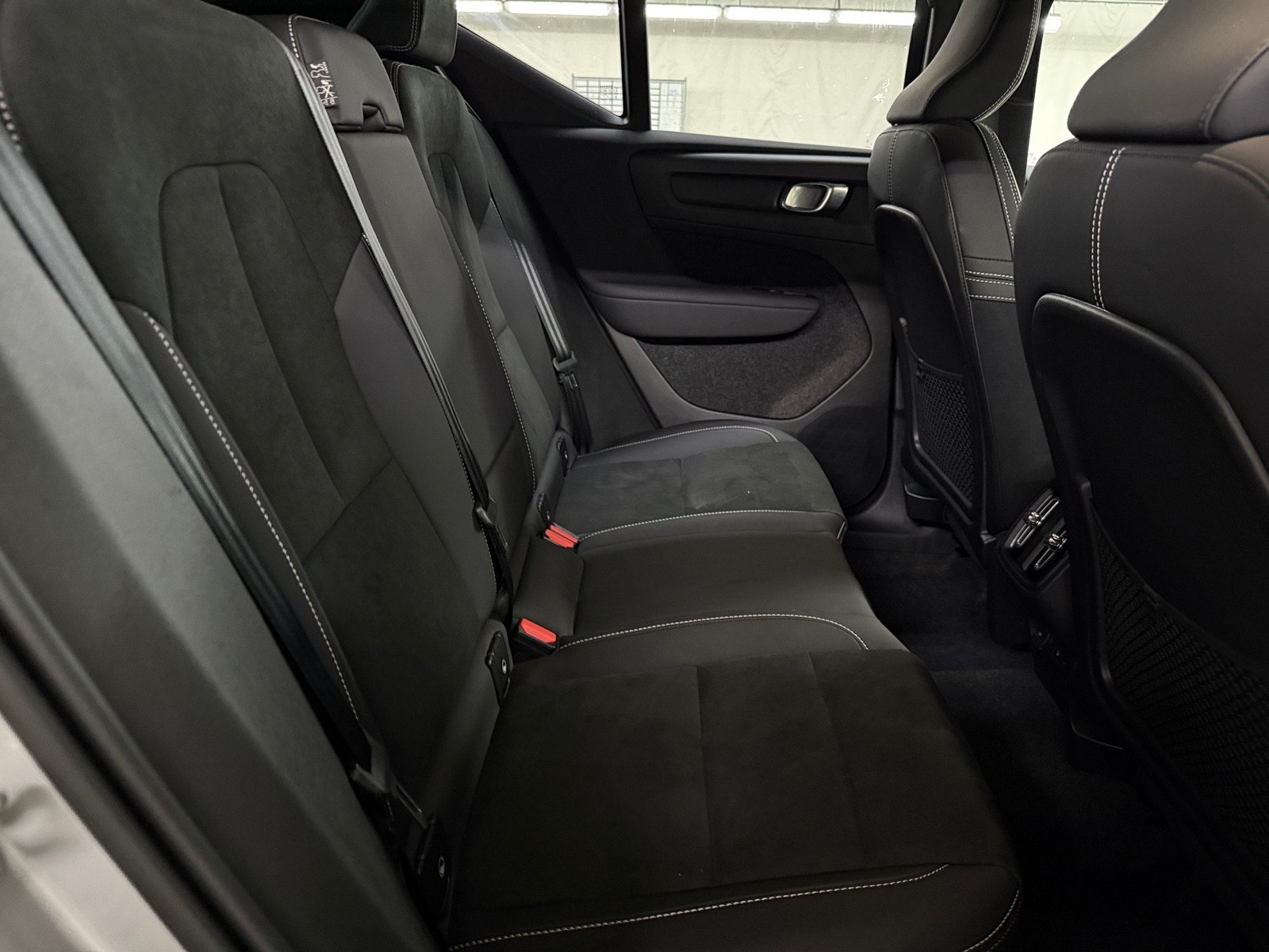 Thumbnail: 2025 Volvo XC40 - 6