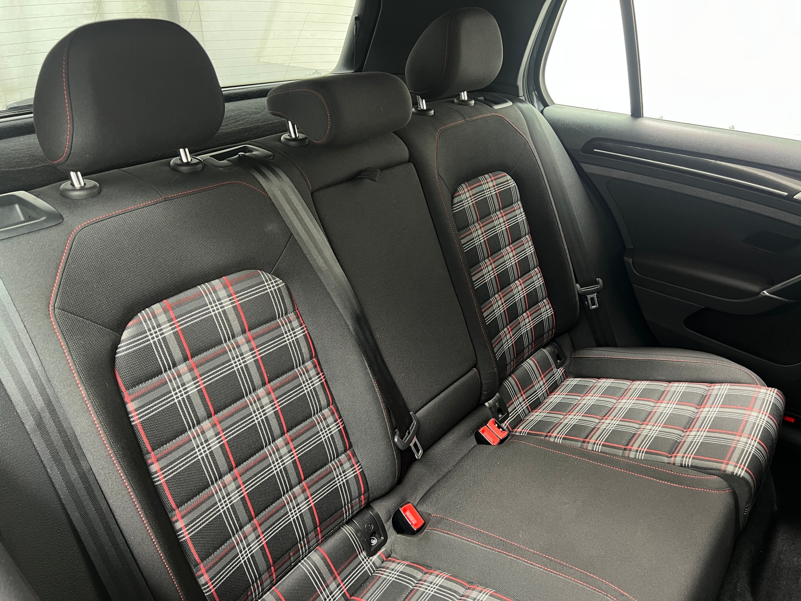 Thumbnail: 2017 Volkswagen Golf - 6