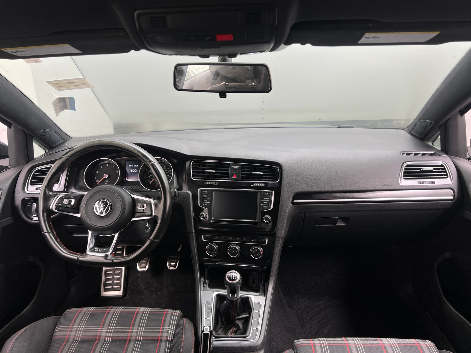 Thumbnail: 2017 Volkswagen Golf - 3