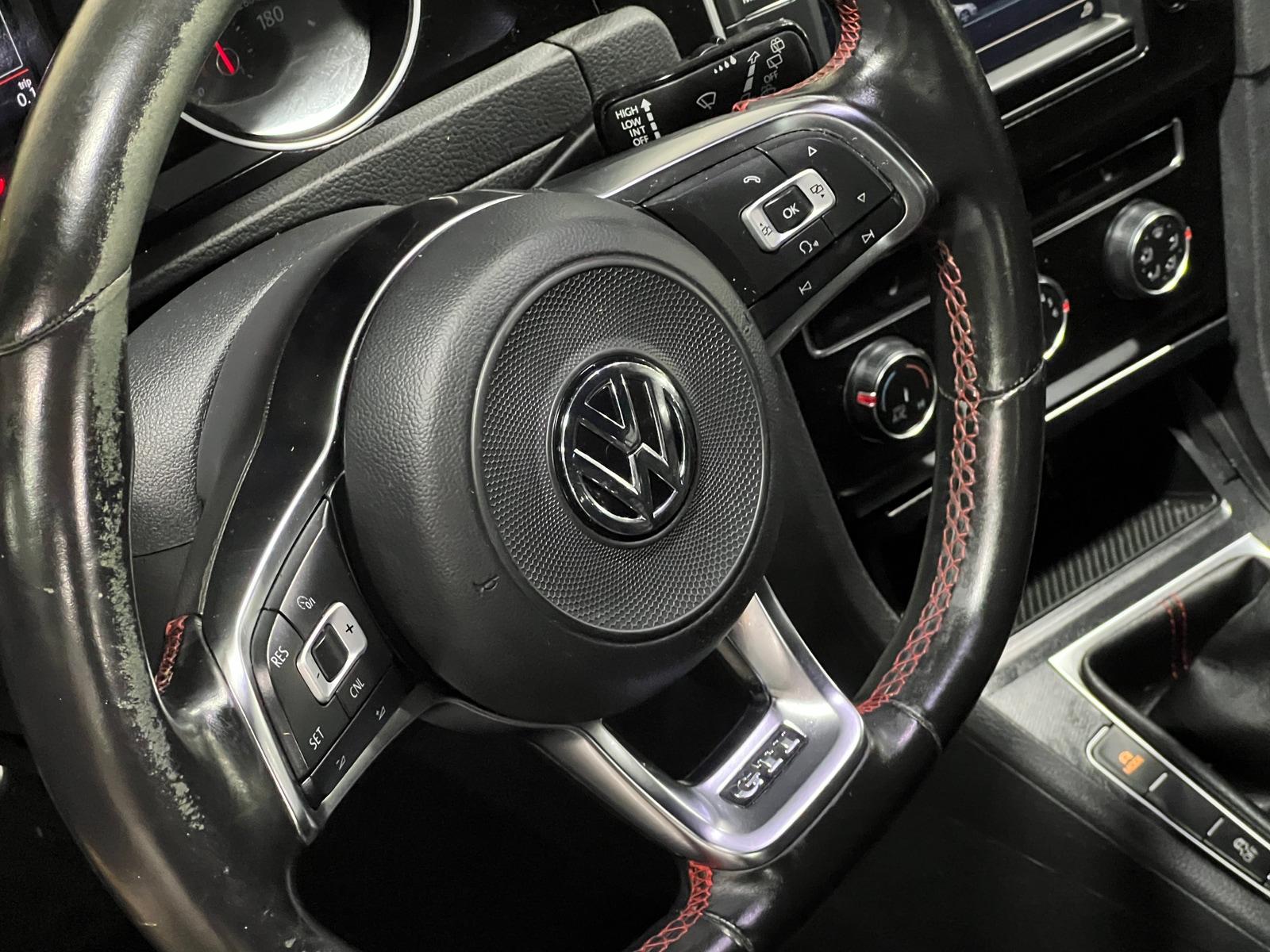 Thumbnail: 2017 Volkswagen Golf - 5