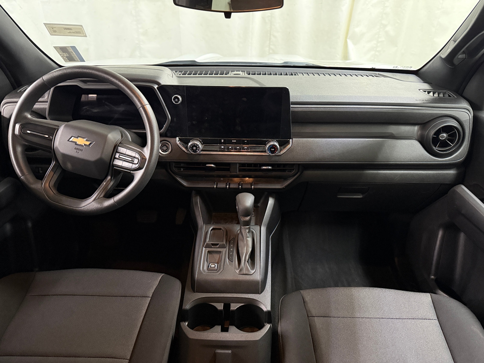 Thumbnail: 2024 Chevrolet Colorado - 3