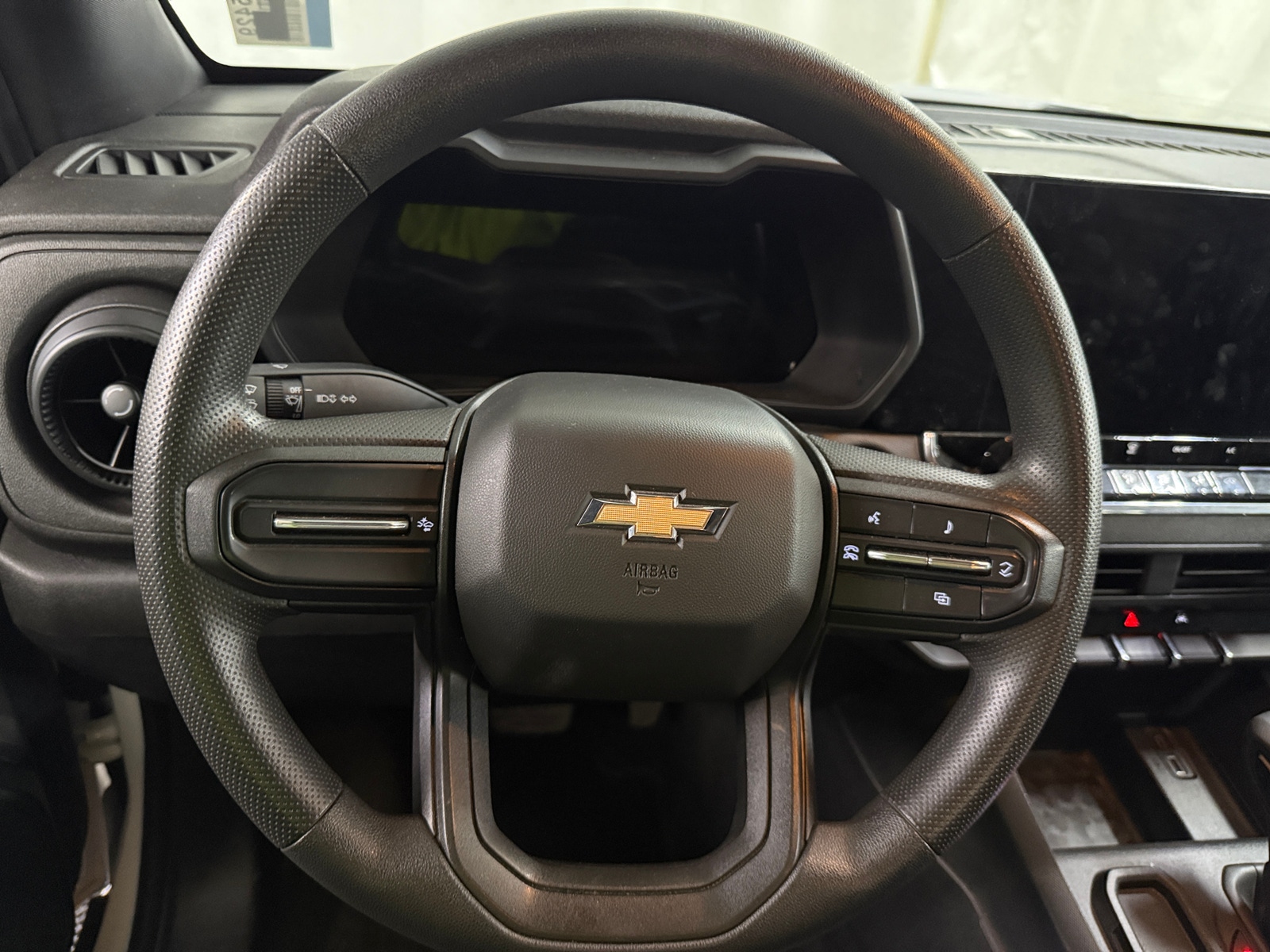 Thumbnail: 2024 Chevrolet Colorado - 5