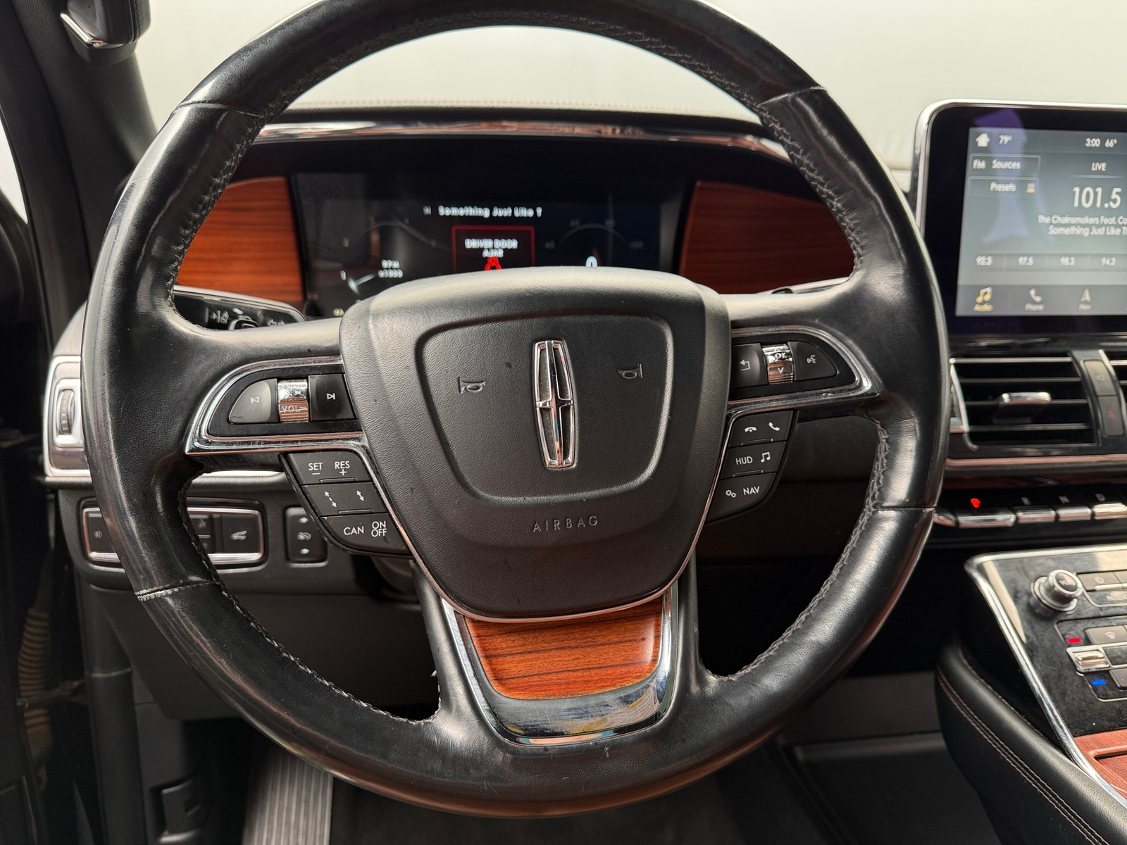 Thumbnail: 2018 Lincoln Navigator L - 4