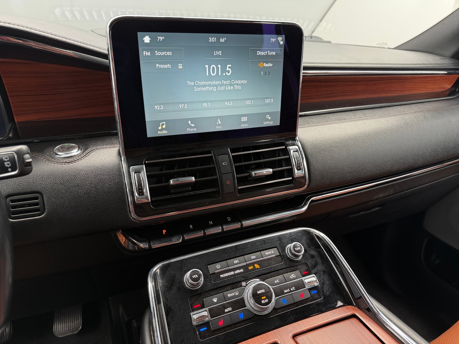 Thumbnail: 2018 Lincoln Navigator L - 3