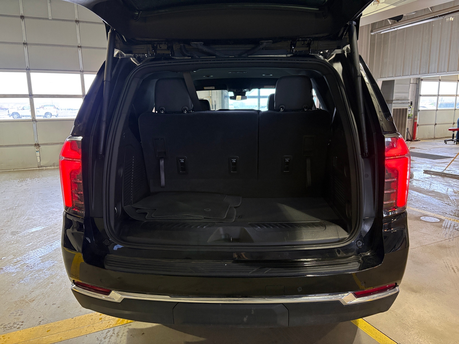 Thumbnail: 2025 Chevrolet Tahoe - 6