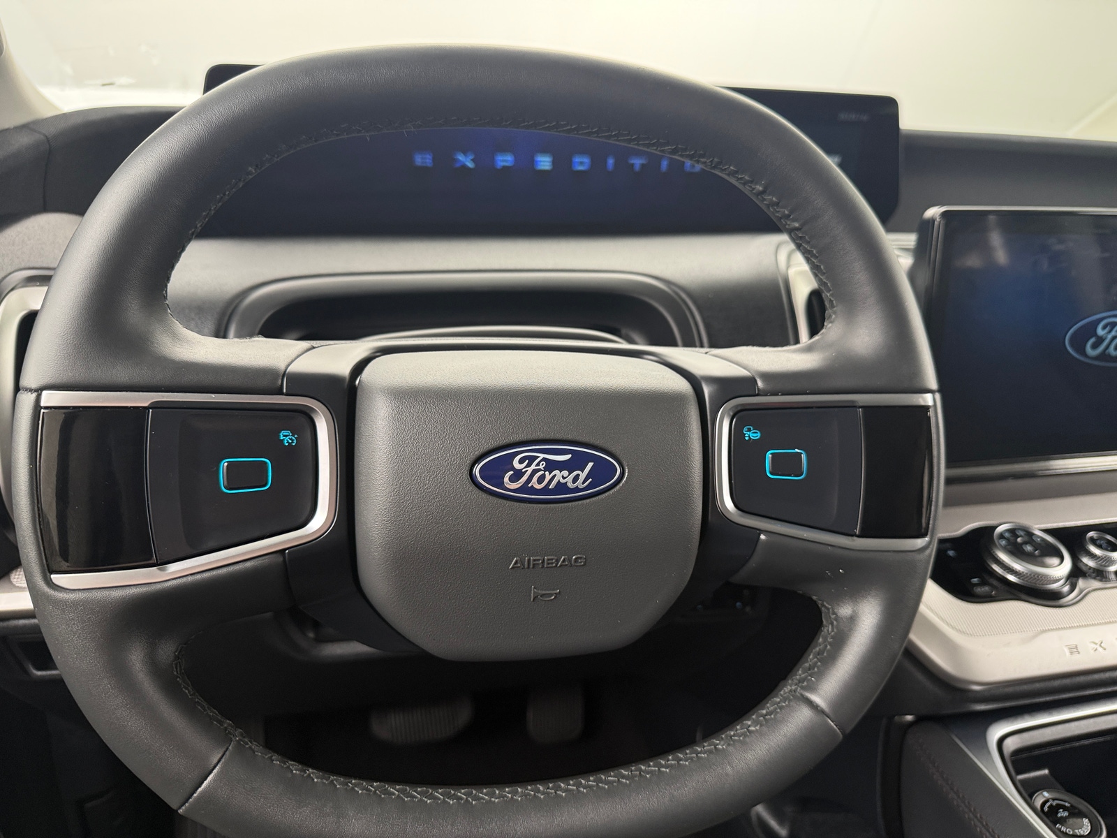 Thumbnail: 2025 Ford Expedition - 5