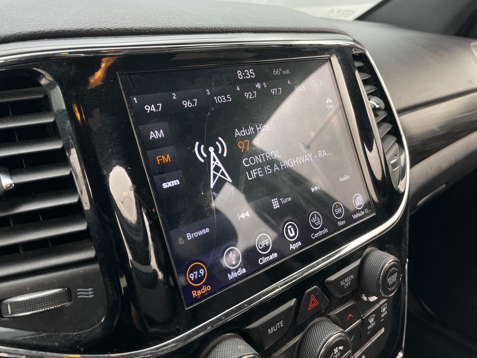 Thumbnail: 2019 Jeep Grand Cherokee - 3