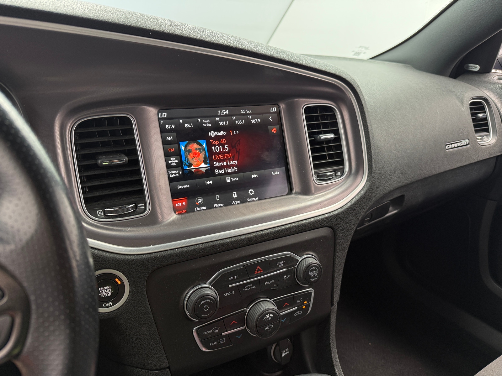 Thumbnail: 2022 Dodge Charger - 4