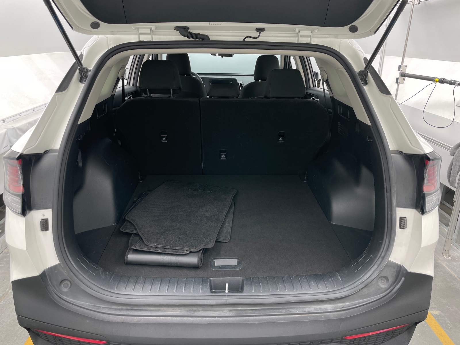 Thumbnail: 2025 Kia Sportage - 7